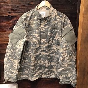 NWOT Retro Combat Utility Jacket Soldier US Army Uniform Camo Field Jacket LG